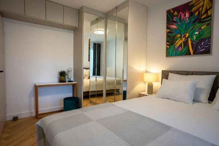 Chic Pula Escape Apartment