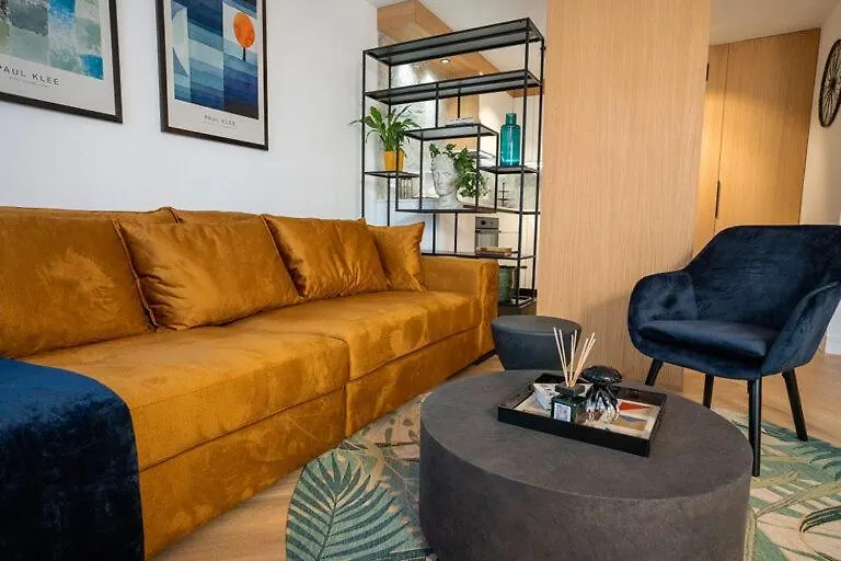 Chic Pula Escape Apartment