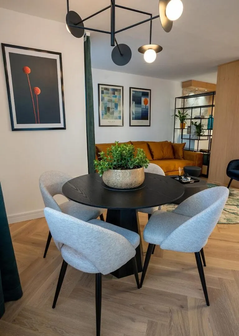 Chic Pula Escape Apartment